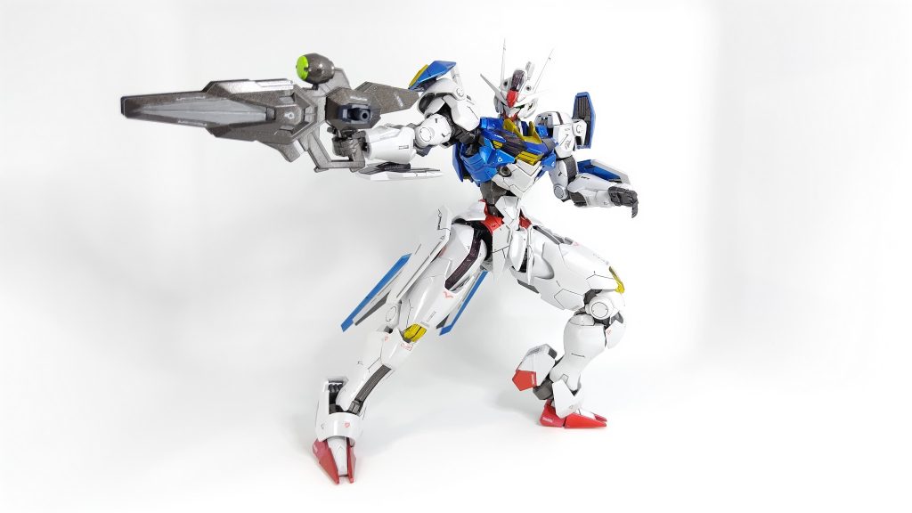 最後までご覧いただきありがとうございました。HGよりもよりロボットのモデルを作っている感じがありとても楽しかったです。そういえば、今までは高価なモデルは塗装失敗を恐れていましたが今回は全塗装…。ガンプラ制作からそろそろ3年になりますが、臆することなくチャレンジ出来るように気が付けばなっていました。これからも楽しく頑張ります!