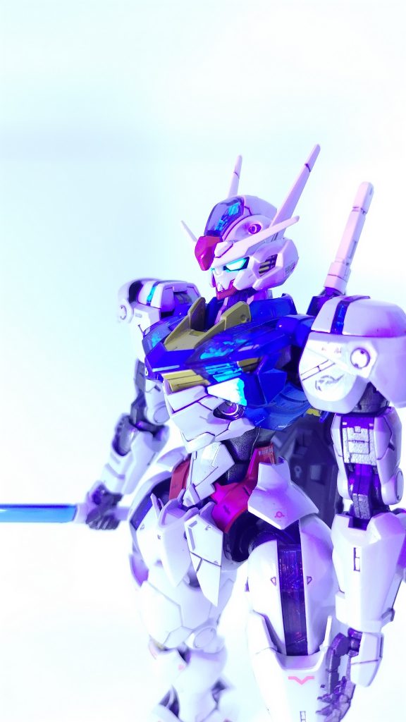 メインカメラやライフルの照準は蛍光グリーンにしました。目も光るとお手軽に光らせる方法として最近はこうしています。