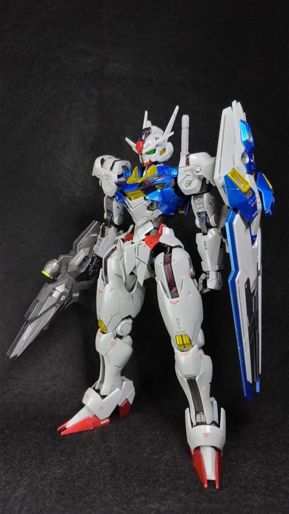 エアリアルは劇中でもイラストでも光沢が似合うイメージなのでメタリックによりメカニックを目指してみました。