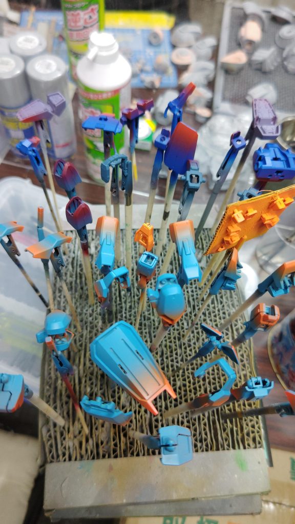 塗装はいつもの秋葉原工作室で