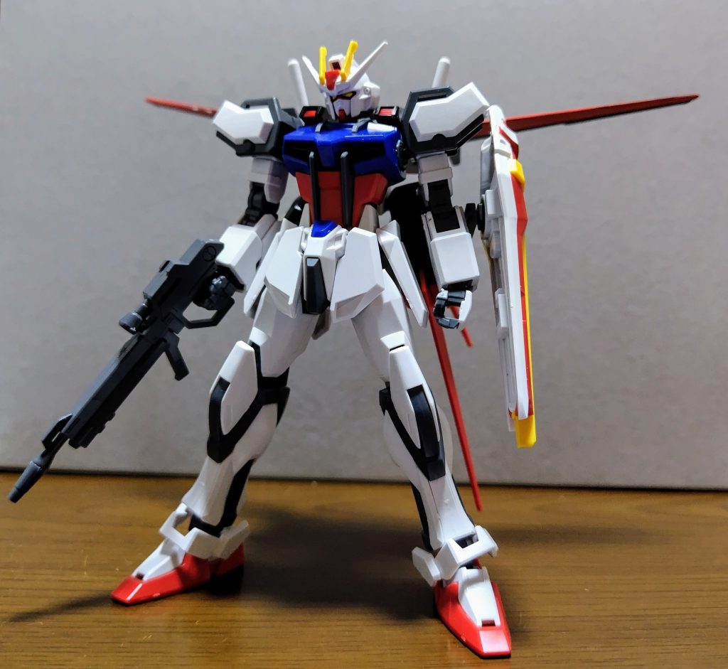 意外に様になってるよ、ストライクくん