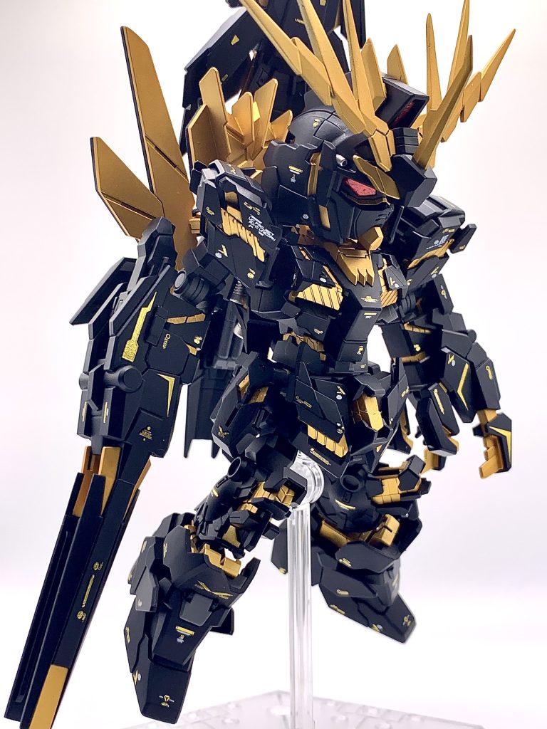 デカールは敢えてゴールド系にすることでゴージャス感を増すことに成功しました!