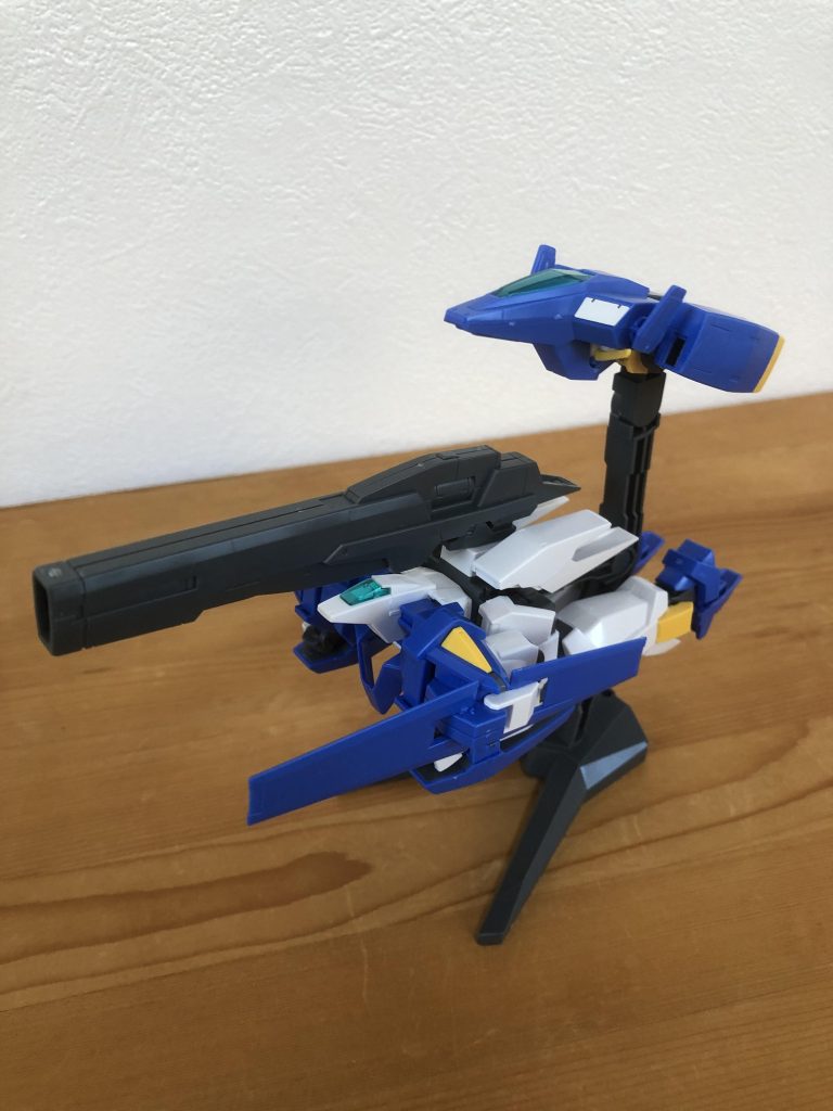 分離形態。この状態で飾るための二又スタンドは他のキットにも色々活用できそう。