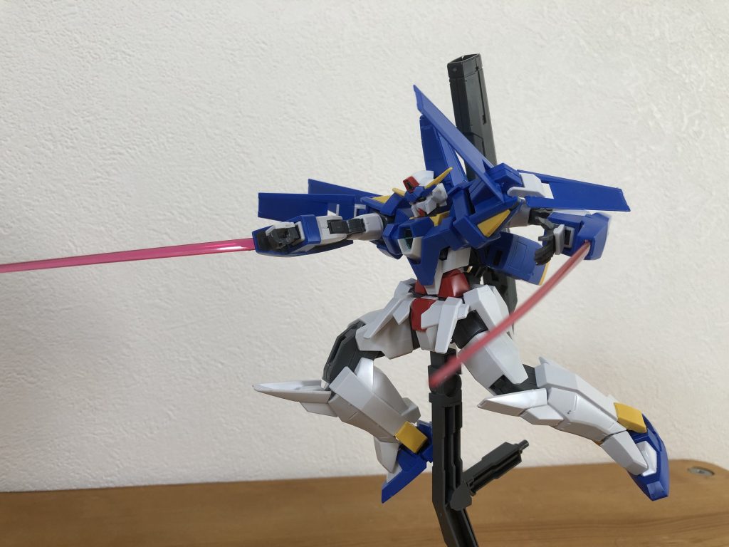 AGE-3はスーパーロボット風味の強い合体バンクがかっこよかったですね。