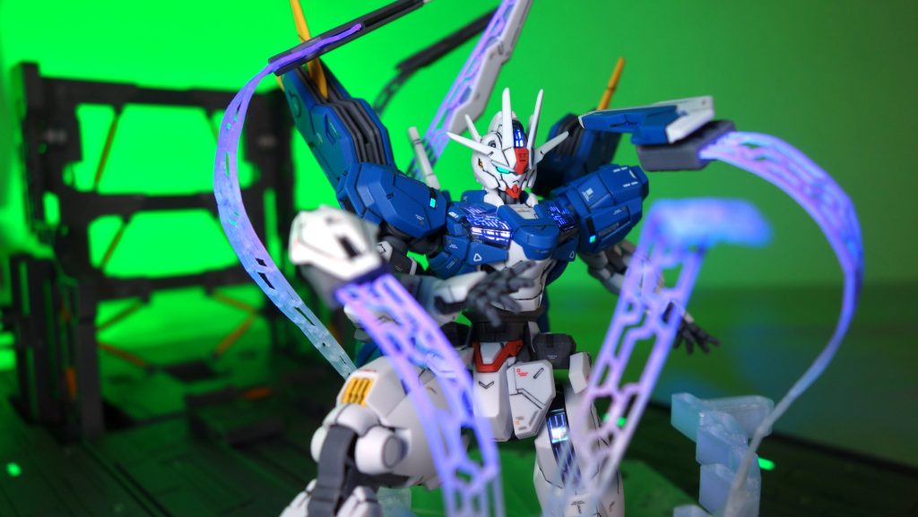 最終決戦時の白色のエフェクトにする予定でしたが、シェルユニットが偶然薄紫色になってしまいこちらの方がカッコいいので、それに合わせてガンビットエフェクトも薄紫色にしました。