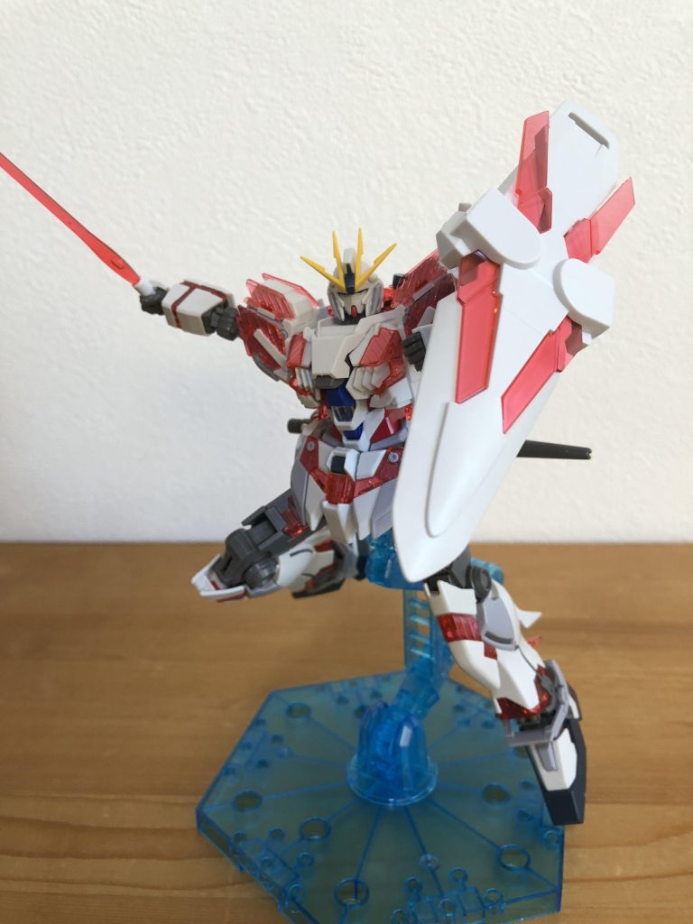 ビームサーベルとバックパックの接続軸が凄く細くて折ってしまわないか冷や冷やでした。