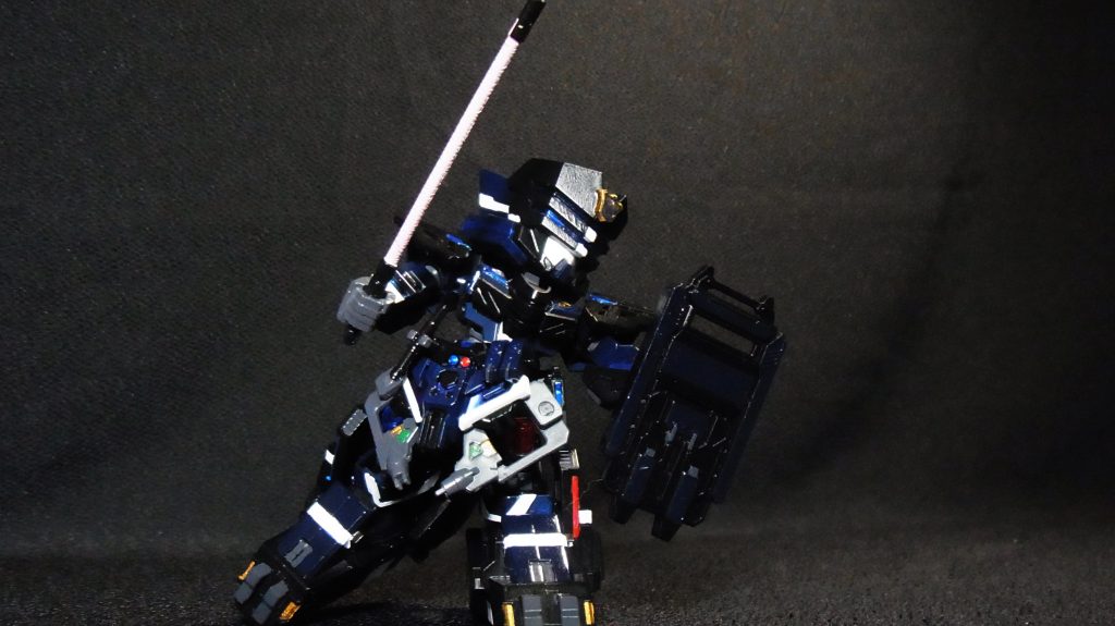 サージェントヴェルデバスターガンダムDXセットに付属している隊員用の地上部隊装備を装着しました。1機だけ特殊装備にすると副隊長感があります。