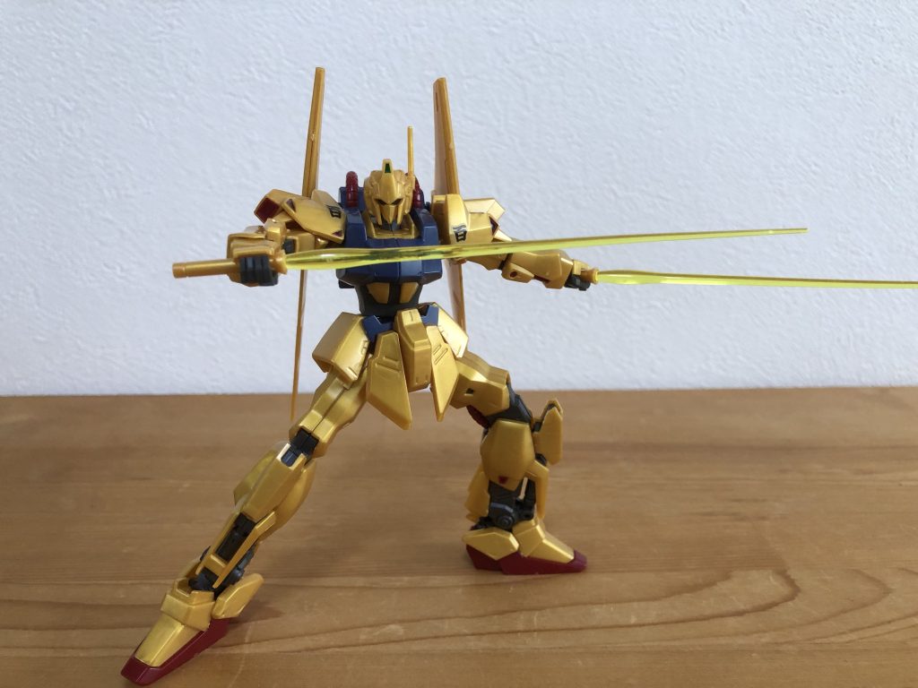 シャアの機体は他にシャアザクとサザビーは所持しているので、残りの面子も揃えて集合写真撮ってみたいですね。