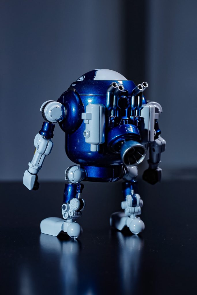 よくわかっていないでキャンディ塗装をやってみようとしたのですが思いっきり失敗したヤツです😅下地にメタリックブルーをいきなり吹いてしまったのでその上からクリアブルーを重ねてもキャンディ仕上がりにならない事が判明した製作でした😅