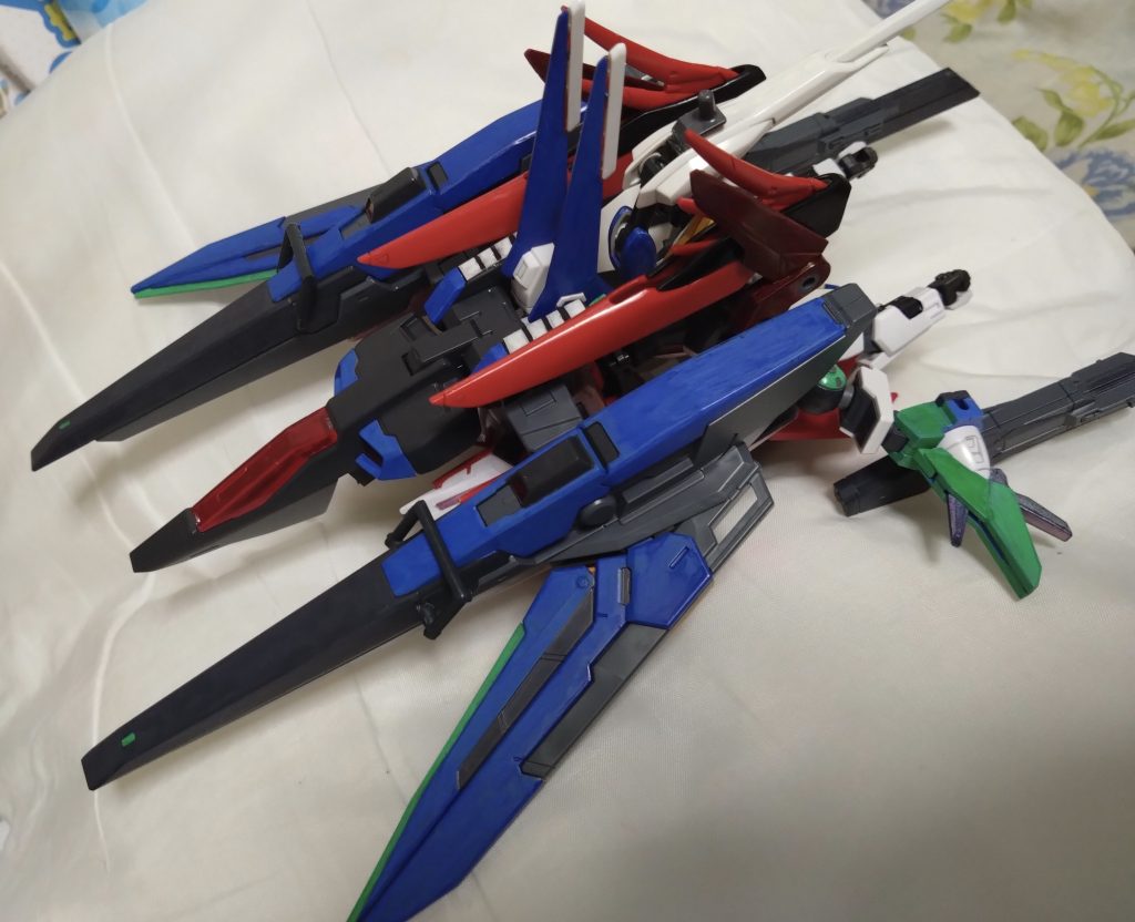 ノーマル時、イクシードファイターとの合体で戦闘機に可変は可能。イクシードレッグアーマー無しでの姿は『ファイターリベロ』と呼ぶ。