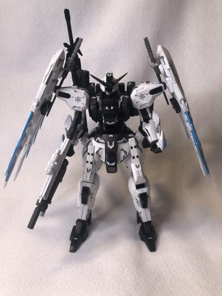 原型機であるダリルバルデの高いパワーや推力はそのままに高い機動力も加えられた万能機といったコンセプトで製作しました。