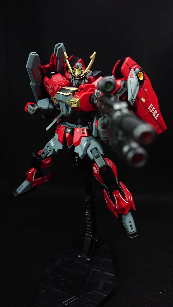 部分塗装にタミヤのエナメル塗料・フラットブラック・フラットレッド・ダークグレイセンサー部分にはMr.メタリックカラーGX・メタルイエローグリーン