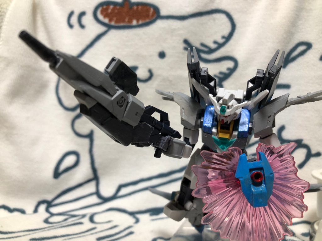 ライフルはジュピターヴガンダムの武器を生かしたまま制作。ビームシールド展開できます。