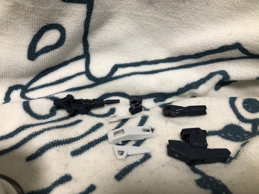 ビームライフル作成、ジュピターヴガンダムのビット、マシンガン、ヴィートルウェポンのあまり(Jタイプに使わなかったパーツ)を使用