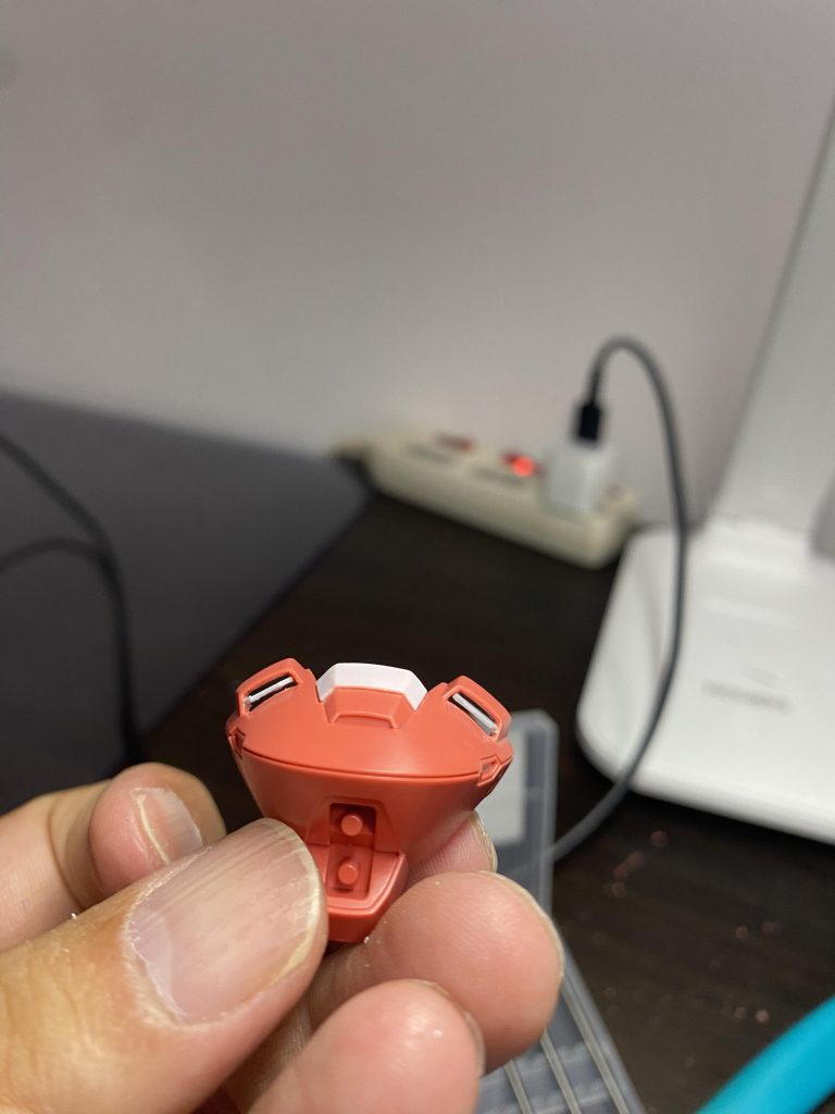 胸部パーツはこんな感じで、バトオペと箱絵を参考に弄りました。