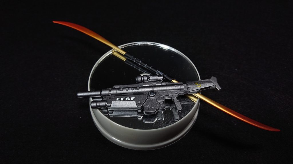 武装は30MMのパーツで作ったビームライフルとディジェから貰ってきたビームナギナタになります最近の個人的なブームで刀身を簡単なグラデーション塗装で塗るのにハマっています