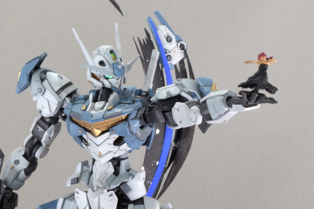 1/144という小スケールなのでスレッタの造形は多少難アリでも、判らなーい判らない。(拡大すんじゃなわよ)