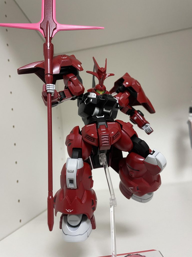 グエルディランザ最終決戦仕様 メモリアルverでした!今回は改造無しで王道なカラーリングを目指しました。今回もなかなか大変でしたが、無事完成して本当によかったです。デカールも今回珍しく貼ってみましたよ〜