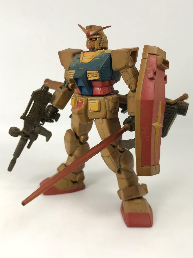 天然変色 ＋ 煙草の煙によるヤニリングのおかげで、まるで日に焼けたサーファーのような…イケメンガングロな仕上がりに？🙄ガンダム常夏仕様？もしくは…松崎しげる専用ガンダム？🌺ちなみにヤニリングとは…煙草の煙で長い年月をかけウェザリングを施す、究極のウェザリング技法です🥸