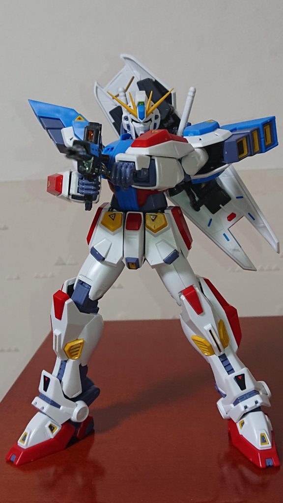 ライフル構えて♪ガンダムの言えばおのポーズ♪