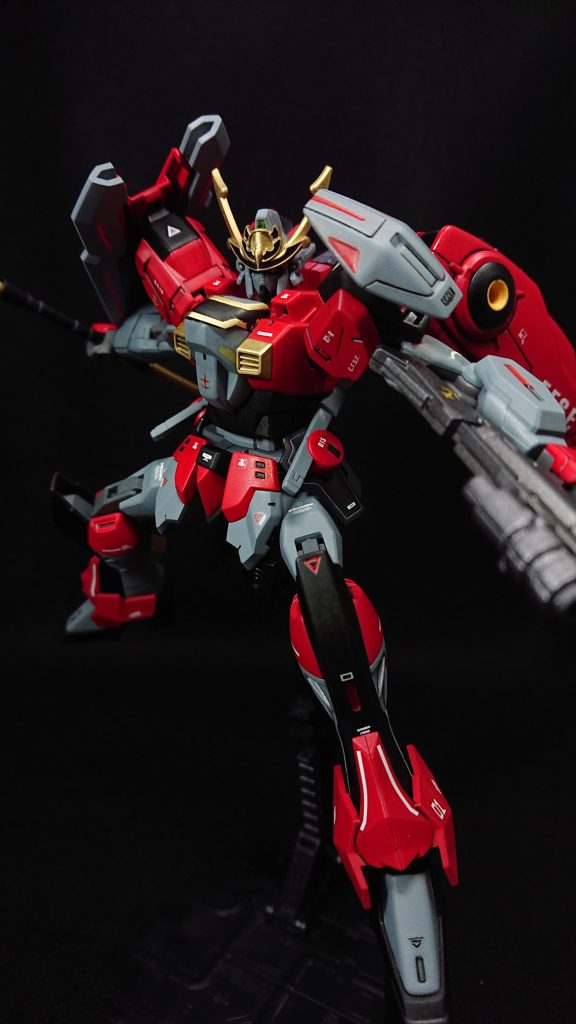 シルエットを左右非対称にしたかったのでエアリアル改修型の腕を貰ってきてビットステイヴを使いアクセントにしてみました