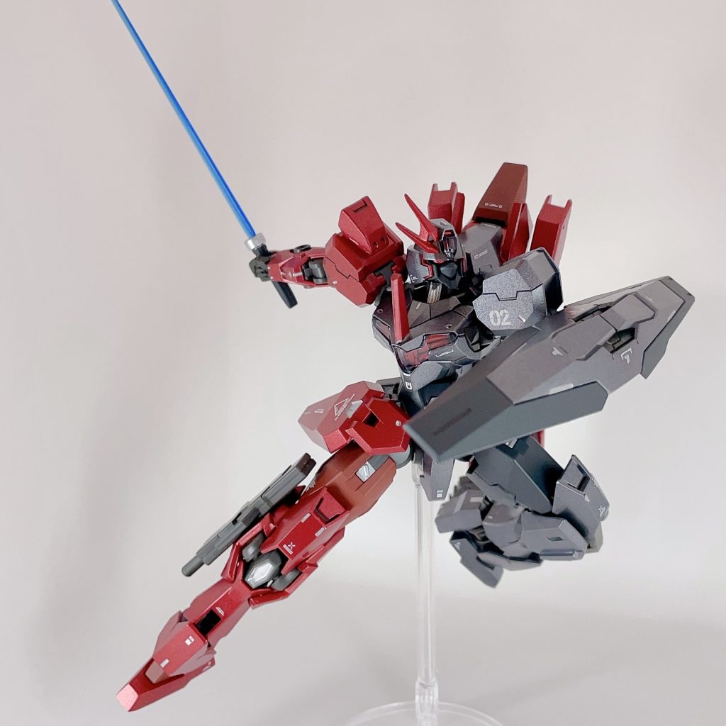 ビームカービン、サーベルでアクション!やはり、脚(特に脹脛)のデザインが秀逸ですなぁ