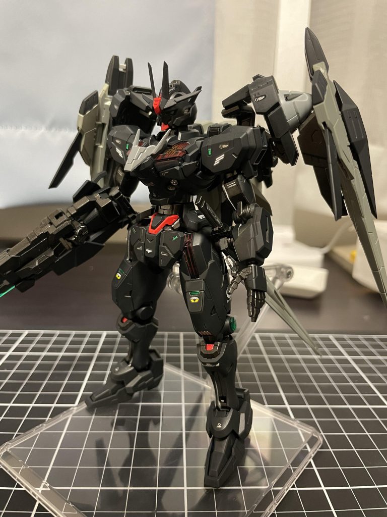 デカールで誤魔化そうとしましたが、真っ黒笑