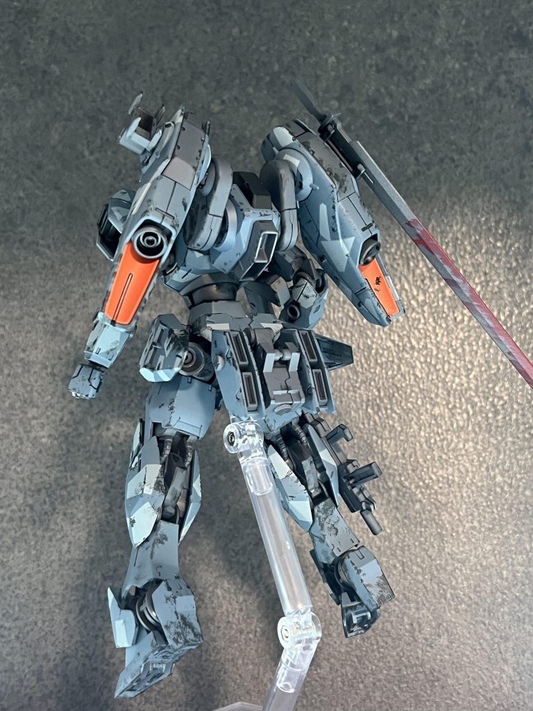 ガンヴォルヴァをベースにフライトユニットと境界戦機のウェポンセットをミキシングして製作しました。