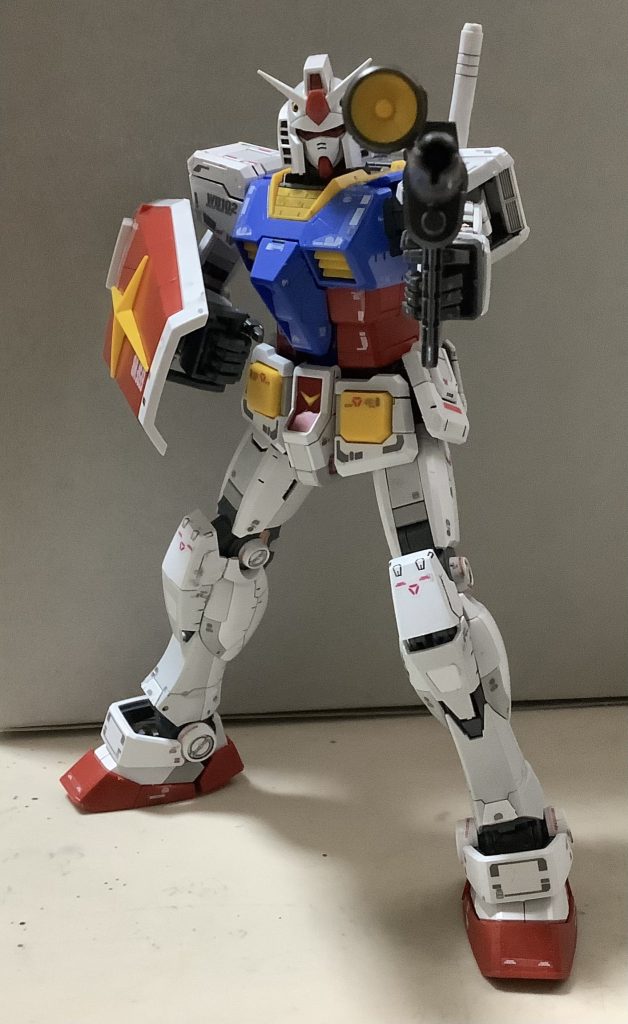 完成です！2回目でしたがなんとか無事に制作できてホッとしてます。デカールは全ては貼れなかったのでかっこいいと思ったものを貼っています。では何枚か写真を載せて終わりにします。