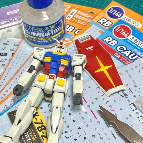 デカールを貼るとこまできた😊コーションデカールのバランス考えるのがガンプラ制作で一番楽しいかも！笑まだまだ貼ります！これ終わったらトップコートしていよいよウェザリングううう！！！