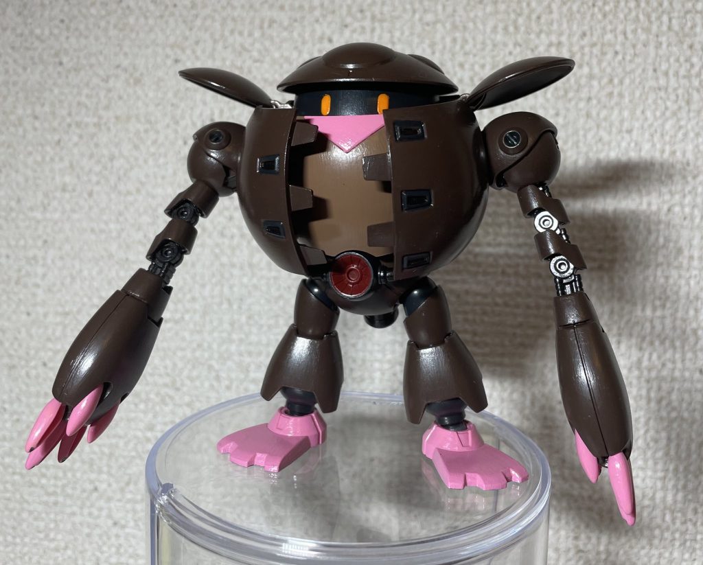 ピンクの塗り重ねに苦労した記憶があります。モモカプルはパーツ数が少なく組みやすい良いキットでした。普通のカプルもHGUCで出ることを期待してます。