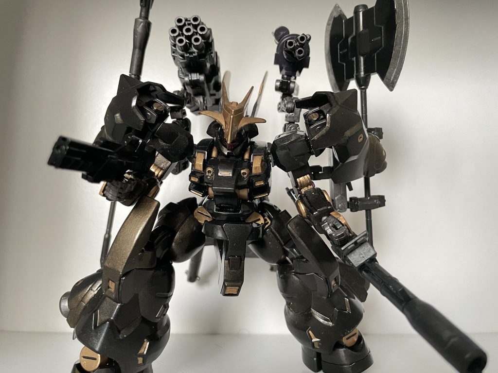 乳と下乳にZバーニア前傾気味でないと自立できません。後ろに倒れるとプロペラントタンクの付け根が折れます。