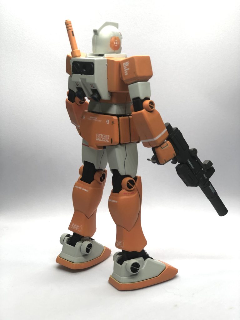 オレンジ色って派手だけど、不思議とそれなりに見える…。