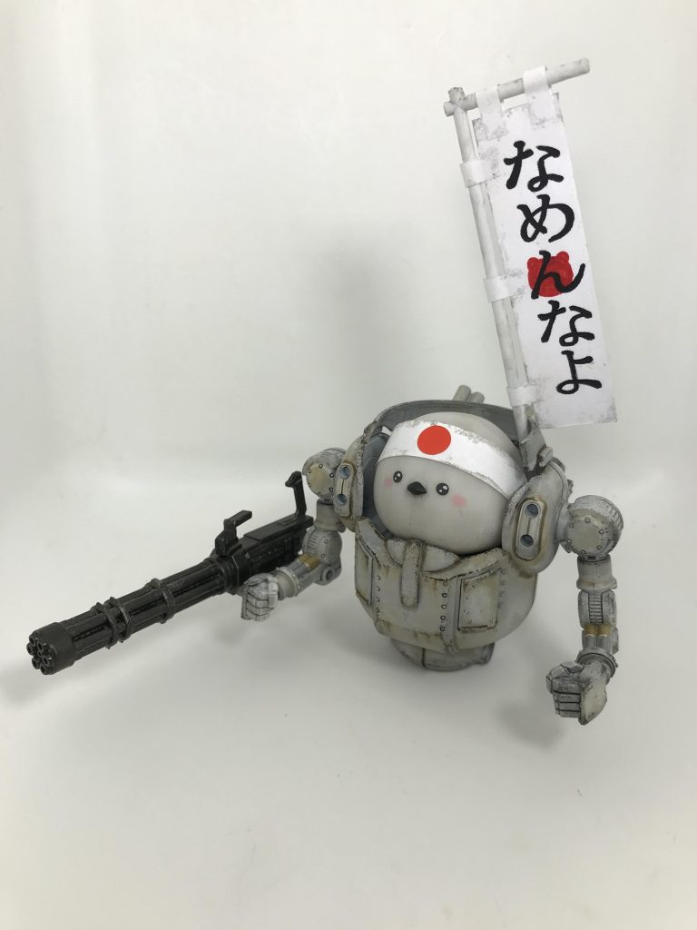 機体名 10式戦鳥 島長江 武装形態シマエナガに1人、モビルハロ部分に1人自衛隊員が乗り込んでいますこちらも空中浮遊、飛行が可能ですが…地上では運用できません…ヘリコプターのようなものです