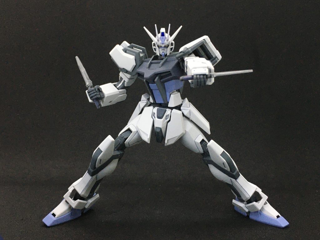 アーマーシュナイダーを構えて。バルトフェルド戦など、フェイズシフトダウンしてから電力消費がないこの武器で戦う事例もありますね。