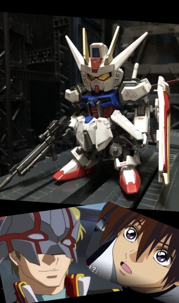 キラ「なんですかコレ!?ストライクが縮んでるじゃないですか!?」ムウ「なんだよ知らないのか?こういうのをSDガンダムって言うんだぜ?」キラ「何してくれてるんですか!!元に戻してください!」ムウ「悪いが、そうはいかないんだな。」キラ「なんでですか!?」ムウ「GUNSTAって知ってるか?」キラ「知りませんよ。」ムウ「マジで何も知らないんだな、日本有数のガンダム投稿サイトだぞ。覚えておけ。」キラ「はあ。」ムウ「そのGUNSTAでな、今、SDガンダム作品投稿コンテストをやってるんで、それに参加する為にストライクをSD化したんだよ。」キラ「なんでそんな事をするんですか!」ムウ「だから今、説明しただろうが。」キラ「おかしいですよ、ムウさん!」ムウ「お、Vガンダムネタか、やるなキラ。」キラ「何言ってるんですか!どうするんですかコレ!?」ムウ「安心しろよ、ちゃんとフル可動だぞ。顔とストライカーパックはSD EXスタンダードからだが、その他のパーツは全てEG製だ。だからSDのキットの様なざっくりした可動では無く、細かいポージングが出来る。」