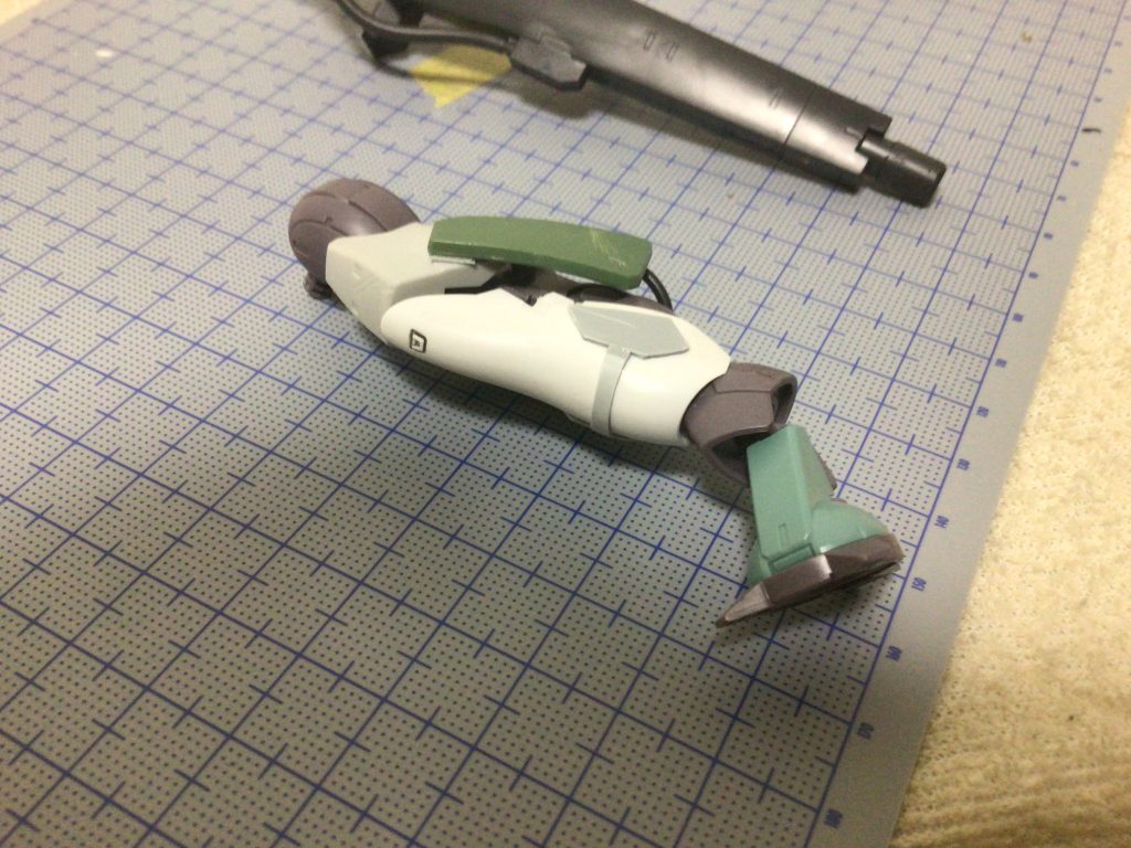 左脚の画像。86のレギンレイヴとアスタロトリナシメント、MGザクIIのパーツを使用。86はいいぞ!!