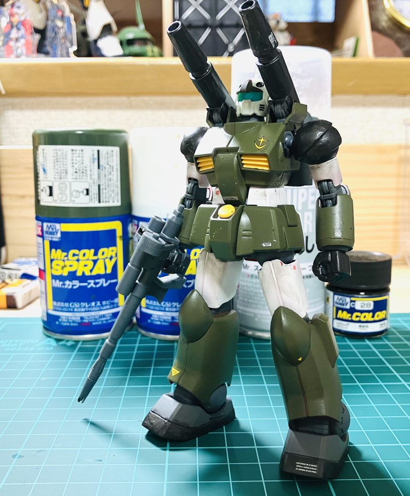 オリジンで出てくる青ガンキャノンがかっこええ!って思ったけどそのカラーリングを好きな緑をメインに変え塗装しました!使ったのはMr.カラースプレーのダークグリーンとつや消しホワイト、Mr.スーパークリアーつや消しとガンメタです。一応ウェザリングマスターCも