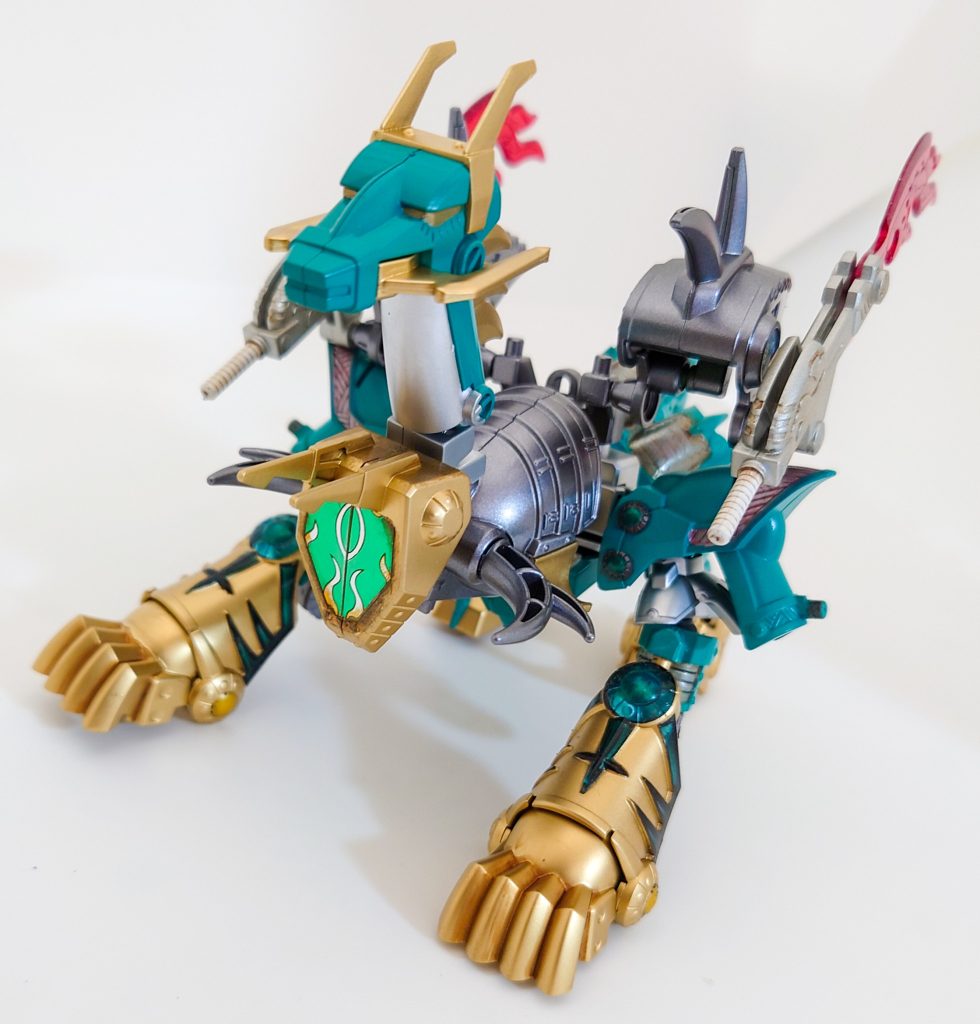 正面麒麟の姿にするのに試行錯誤を重ねて、ようやく納得いく形にまとめることができました。