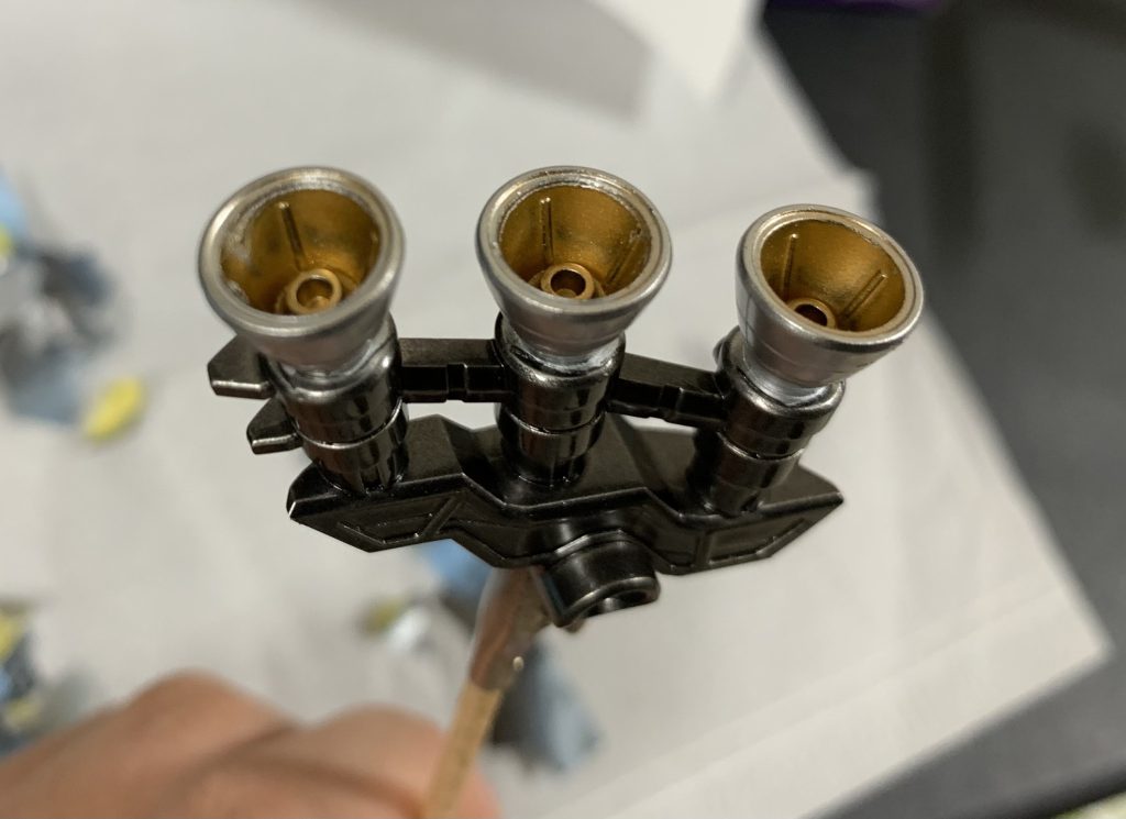 マスキングが甘くバーニア内部に塗料垂れ(失敗1)