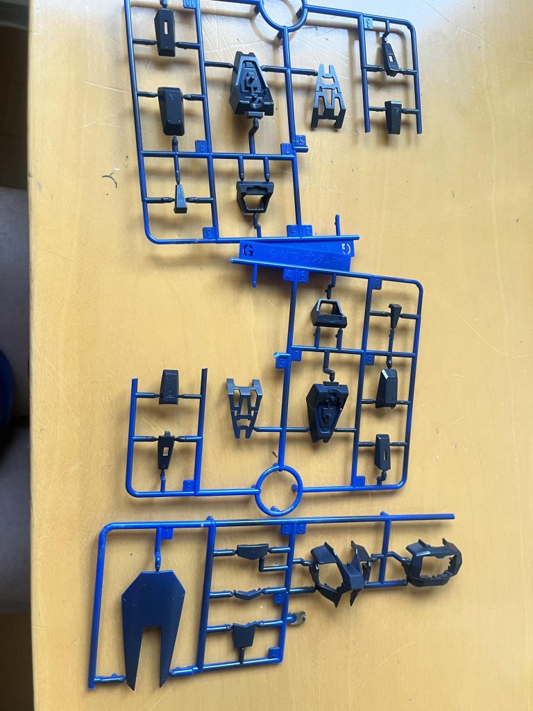 ここから制作編です。青ランナー→ミッドナイトブルー