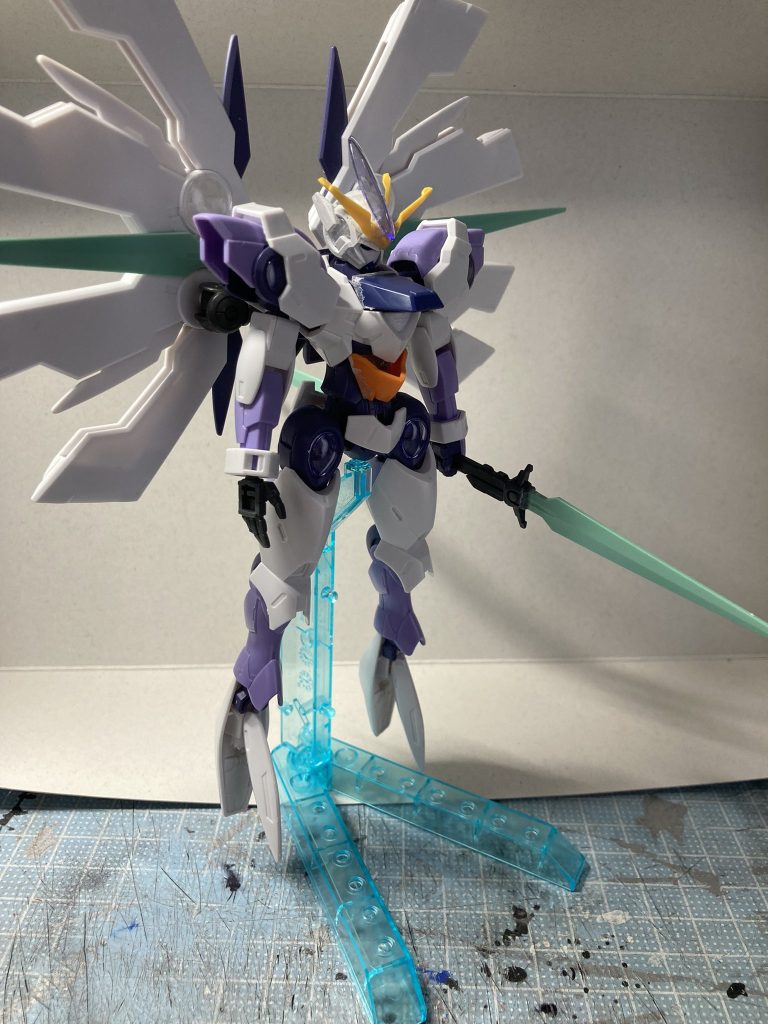 この辺りで全体のイメージが固まり、引いたり足したりで完成へと至りました