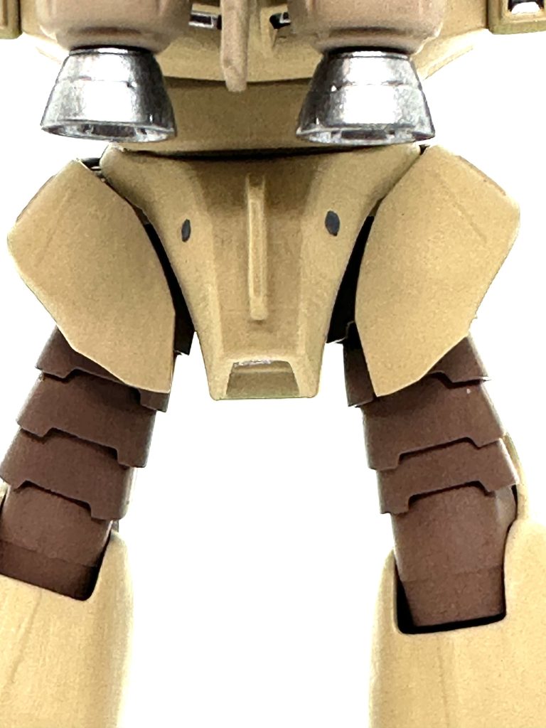 塗り分けしてて気づきましたが、腰アーマは顔みたいで面白いです。