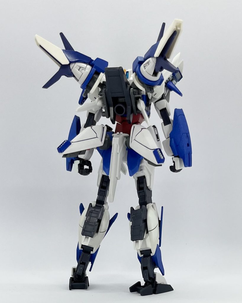 ステラガンダム・ジェミナスV3両腕・両膝にビーム発生機構があったが、両膝はIフィールド発生機構に変更。ビームへの耐性に加え、力場を発生させ機動力の向上に用いる。メインスラスターはツインドライブ、最大出力時は光の翼を展開し推進力を大幅に上昇させる。腰のサブスラスターは小型し軽量化。シナンジュのスラスターを参考に作成し、小型化したが性能自体は向上している。