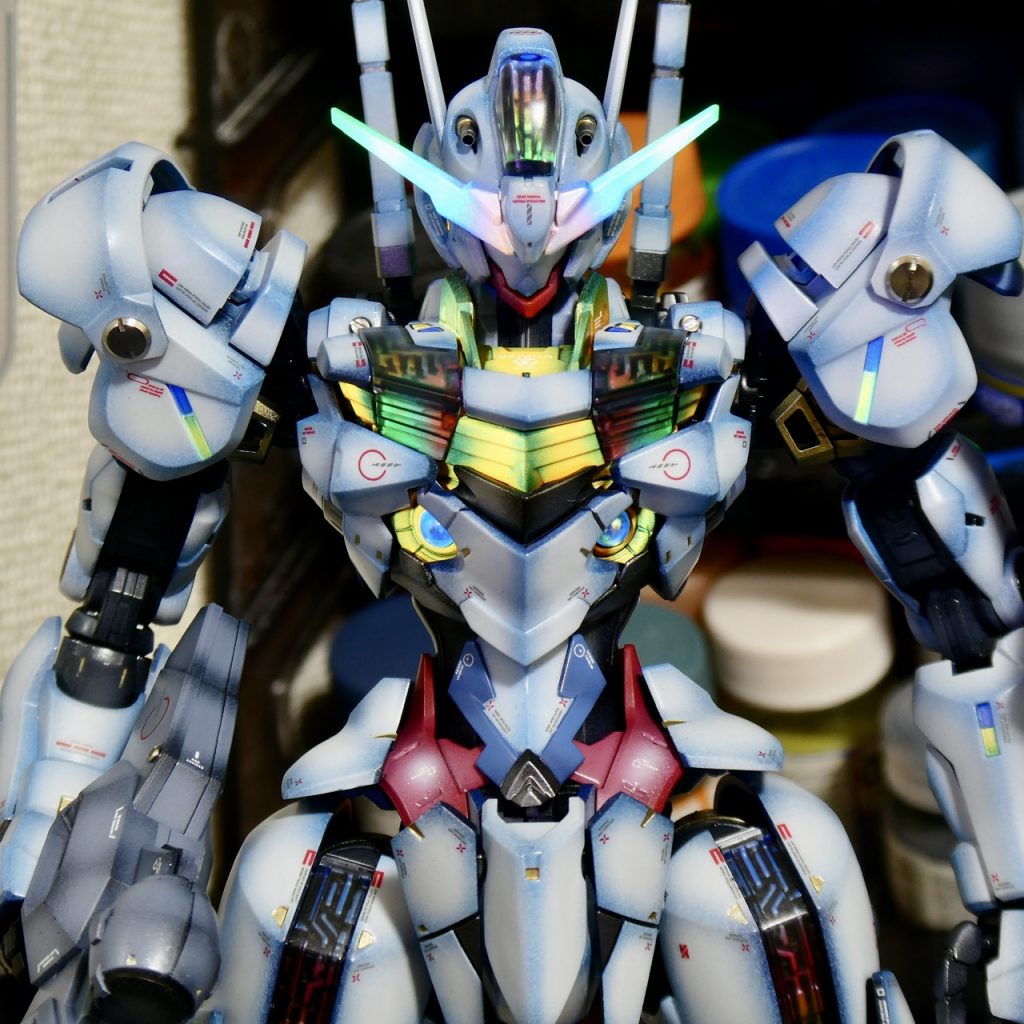 基本的にはホワイトカラーですが、青たちあげのホワイト塗装を行っています。どれだけ青を残すかがとても難しかったですがいいバランスが取れたかなと思います。