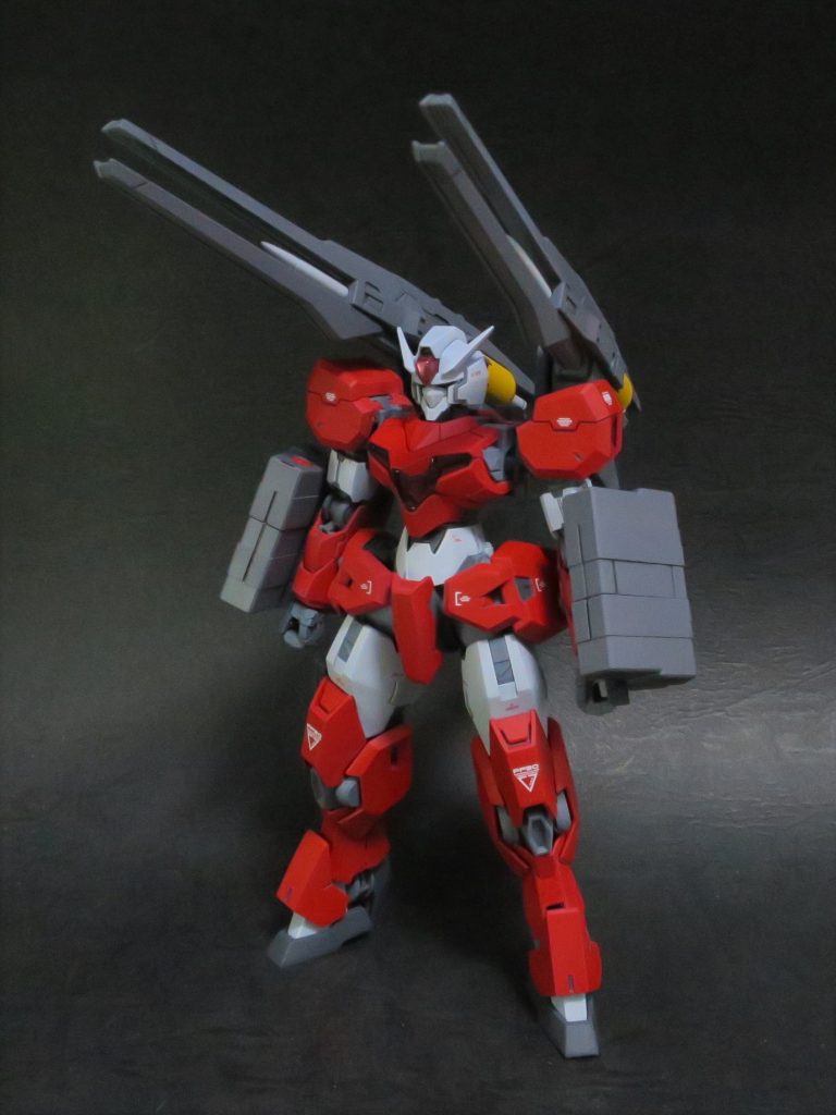 ガンヴォルヴァ自体のデザインがかっこよくて好きなので、バリエーション機を作ってみました。HGガンヴォルヴァとHGBC HWS&SVカスタムウエポンセットとのミキシング、といっても武装を移植しただけのお手軽改造です。