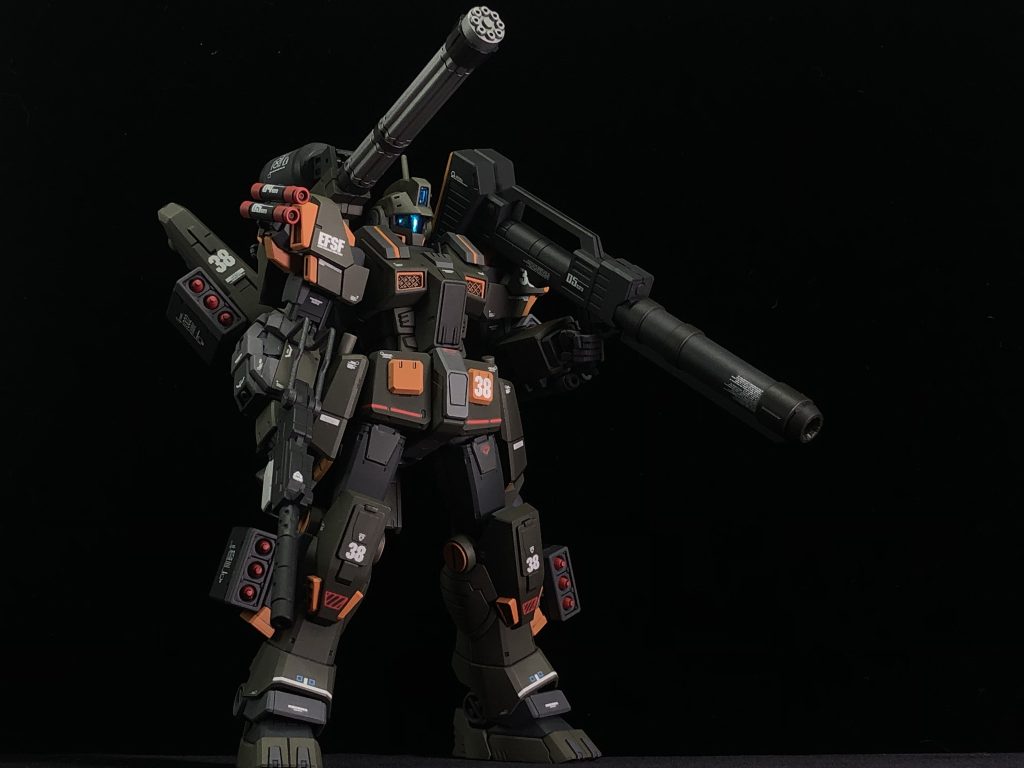 前回製作したスパルタンの装備違いとなります。ビームキャノンやシールドブースターなど特徴的な武装を失ってしまいましたが、代わりに様々な武装を追加。かなり攻撃的な見た目になりました。