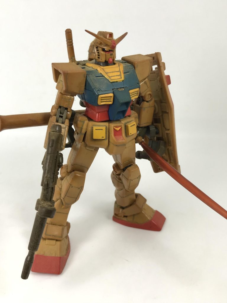 プラ製でなく軟質樹脂製なので、ある程度年月が経てば変色して黄ばんでいく材質なのですが…黄ばみ方がもの凄い…