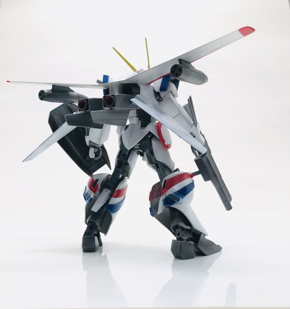 開発コードXD-01ドラグナー1withリフターD-1に装着されるリフター-1は上下の長さが異なるXウイング型。上部の羽根には四連ミサイルポッドが2基装備。元々高い戦闘力を誇るD-1に機動性をプラスし、パワーアップした