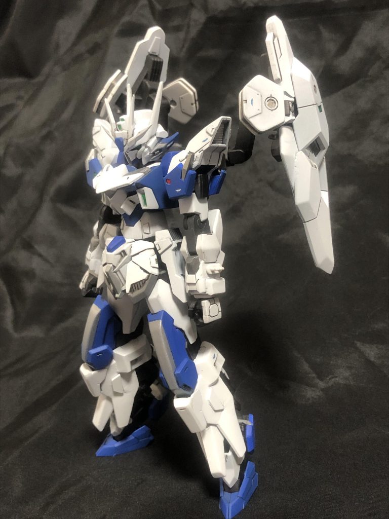 武装を外した素体。別の武装も作りたいので本体の武装はサーベルとバルカンのみ。
